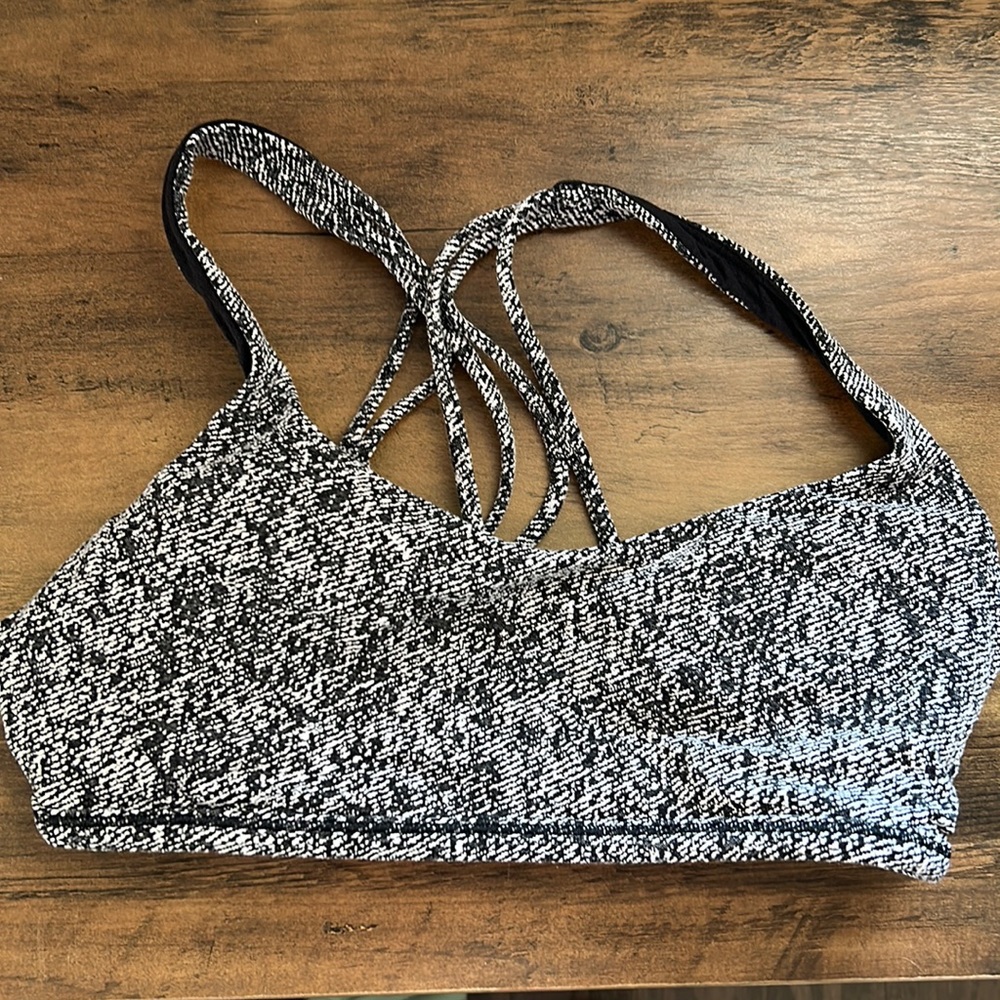 Lululemon sports bra